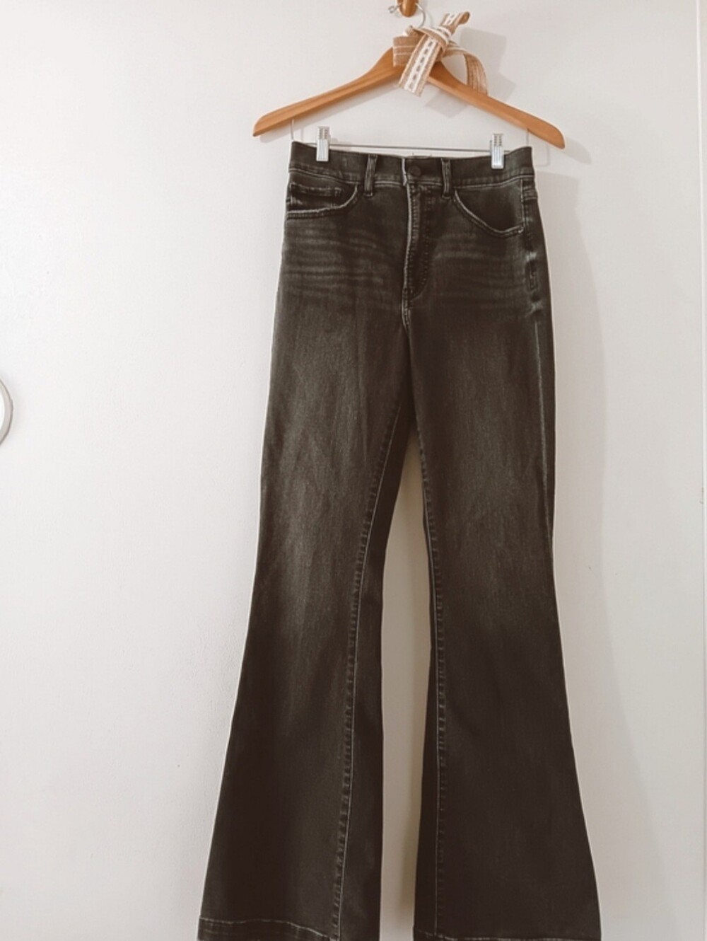 Express High Rise Vintage Charcoal Black Boho Western Denim Flare Leg Jeans 6